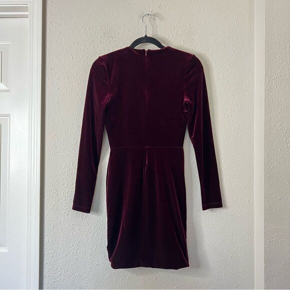 BLACK HALO l Maroon Velvet Long Sleeve V Neck Mini Cocktail Bodycon Dress Size 0 - Picture 7 of 9